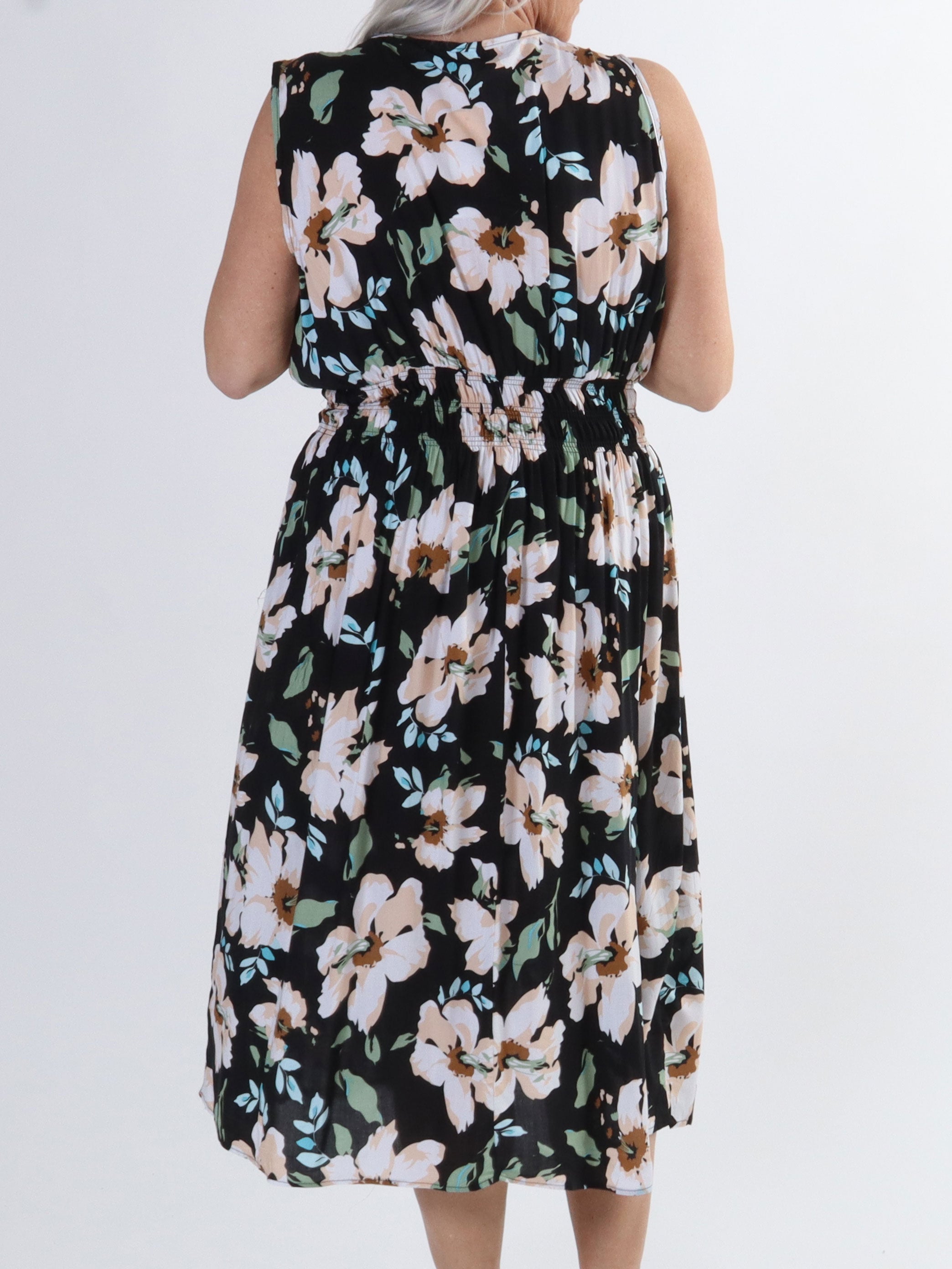 Izzy - Söt sommarklänning i plus size bomull med elastisk midja